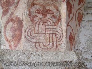 Nodo di Salomone nella Sala Capitolare dell'Abbazia di San Galgano (SI)