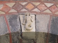 Sirena nel chiostro