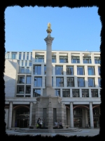 La Paternoster Square Column