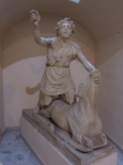 La statua di Mitra