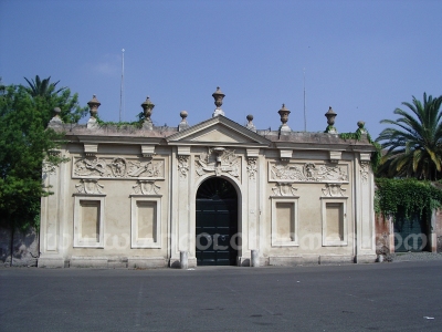 Ingresso ai giardini della Villa del Priorato