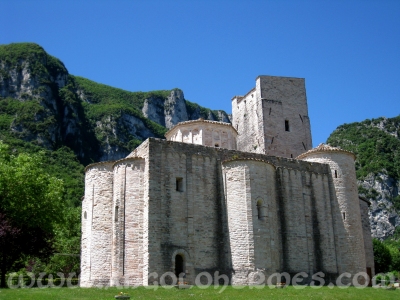 Abbazia di San Vittore alle Chiuse