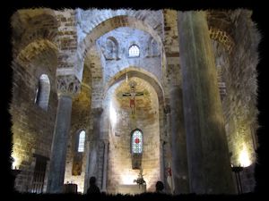 Interno dell'Abbazia di San Cataldo